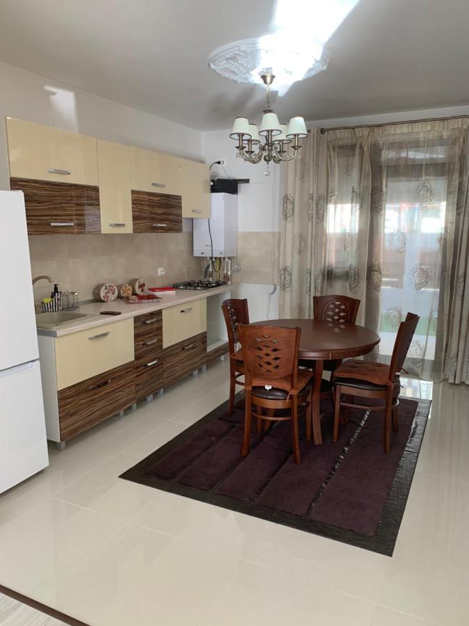 Vila Pati Ploieşti Exteriör bild